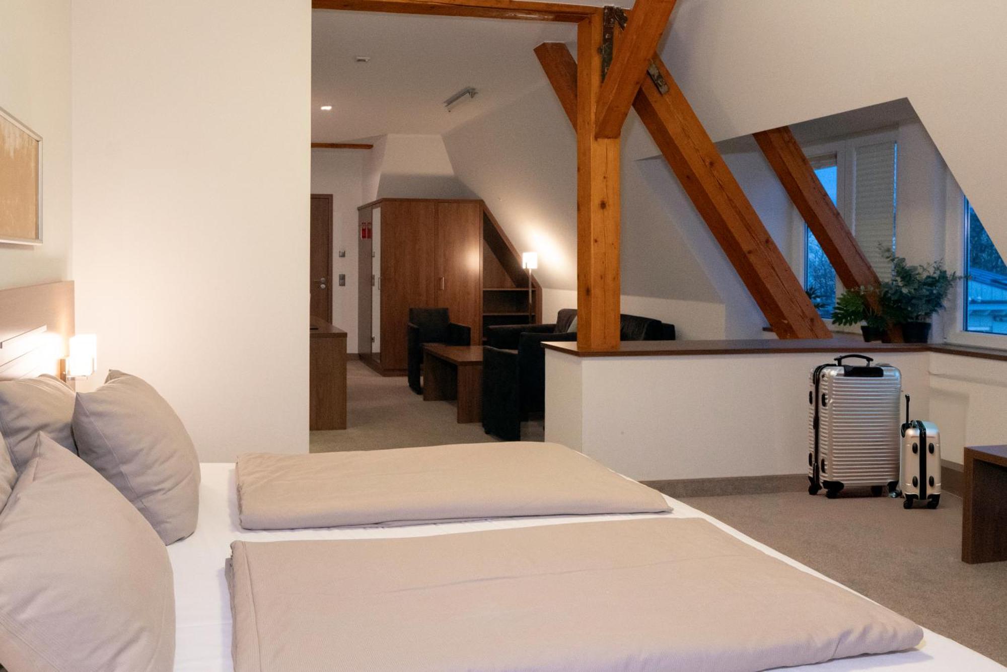 Hotel Bruehlerhoehe Ерфурт Екстер'єр фото
